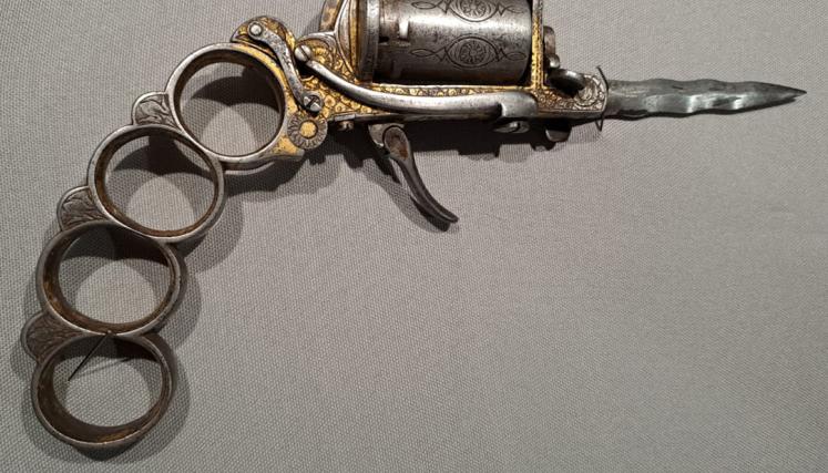 Reolver apache - Museo histórico "Cornelio de Saavedra"