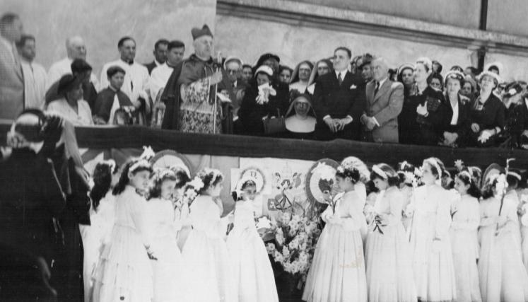 Palco oficial en el acto de inauguración de la nueva edificación (1952).