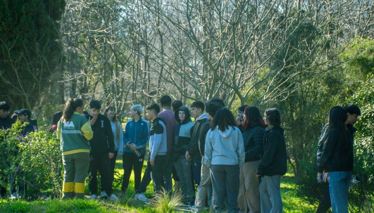 Alumnos en el Vivero