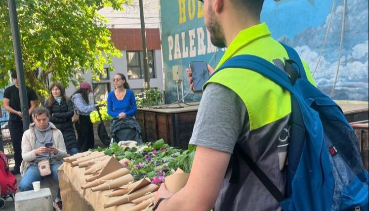 Entrega de flores en Luna de Enfrente