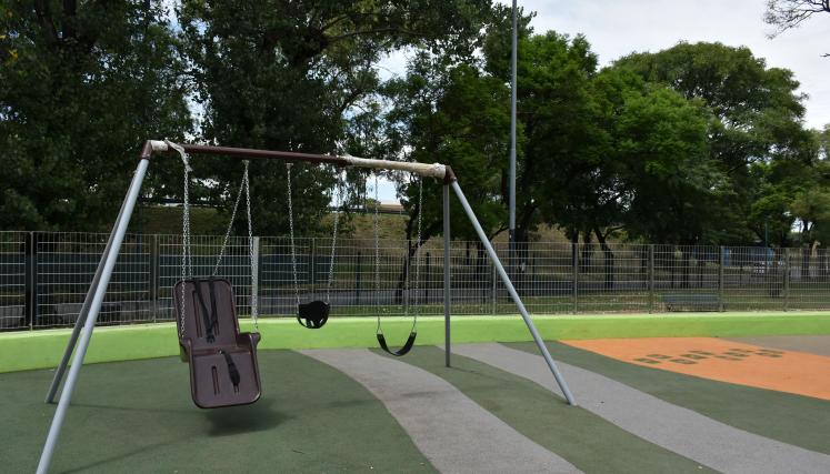 Plaza Granada, patio de juegos