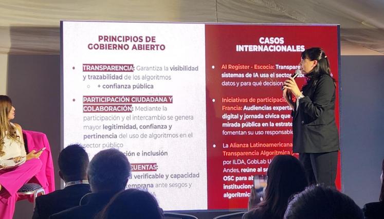 Tamara Laznik exponiendo