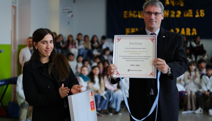 entrega placa felix azara