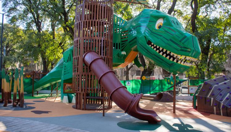 Nuevo patio de juegos en Parque Ameghino