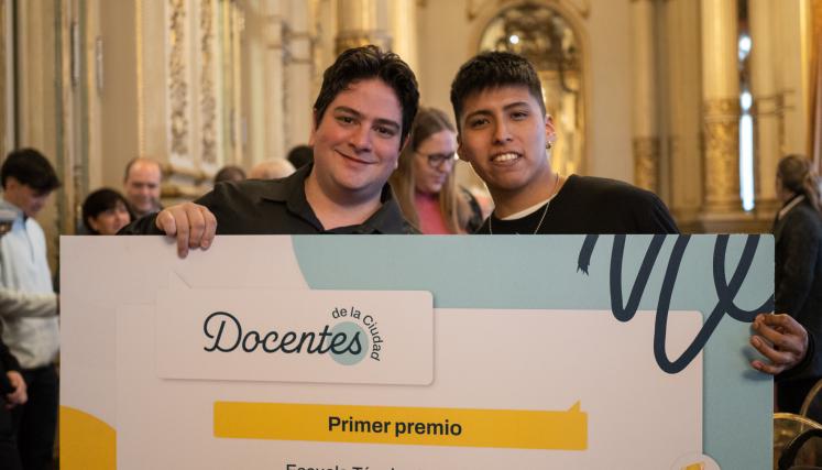 Premio Docentes Colon (1).jpg