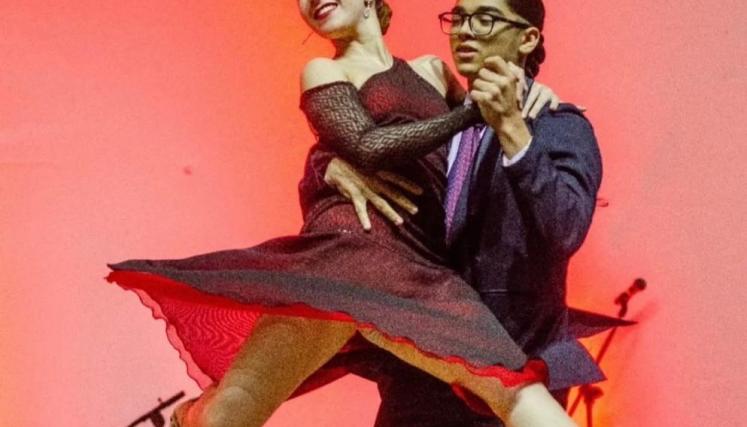 Competencia folklore