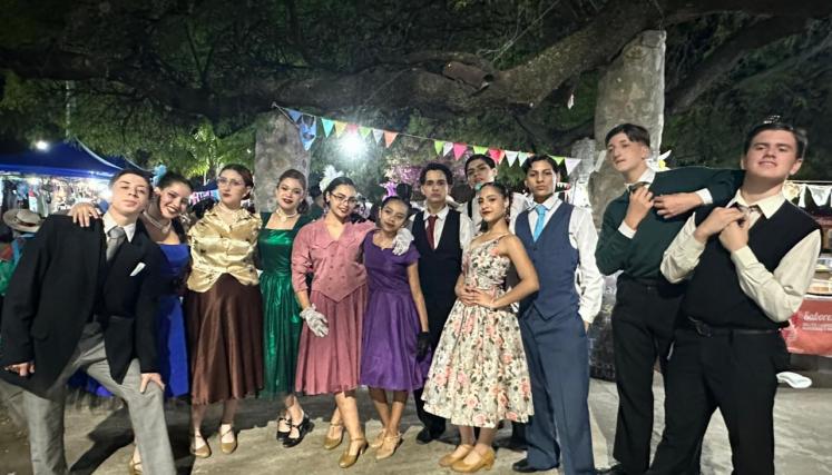 Competencia folklore