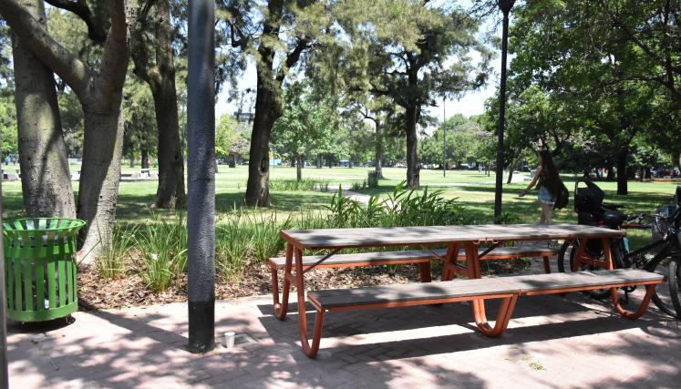 Patio de juegos en Parque Saavedra