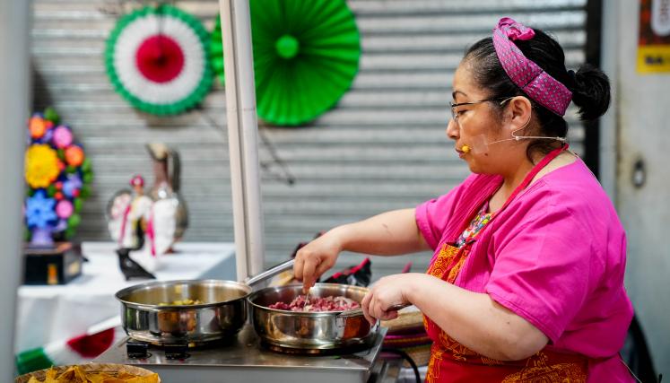 Mujer cocinando