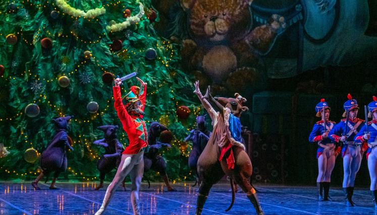 Escena teatral de ballet navideño