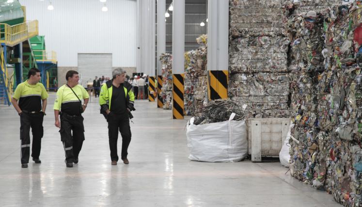 Los residuos orgánicos serán usados como cobertura del relleno sanitario y los secos (plástico, papel, cartón, vidrio y metal) serán enfardados y comercializados. Foto:GCBA.