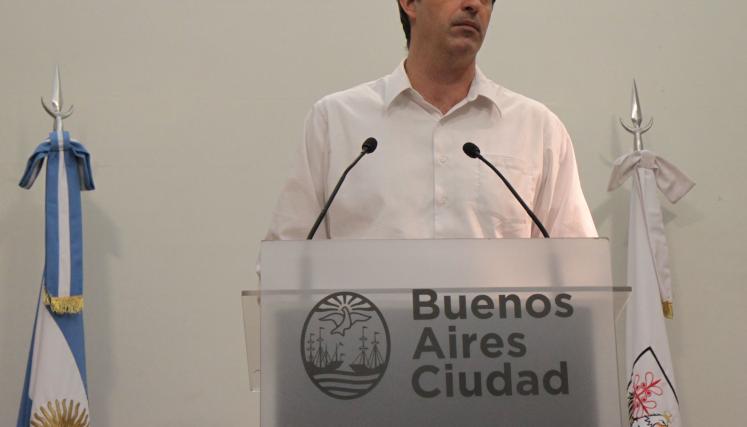 El ministro de Educación Esteban Bullrich habla durante la conferencia.