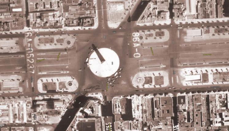 Vista aérea de la Av. 9 de julio, 1940. Fuente: http://mapa.buenosaires.gob.ar/#