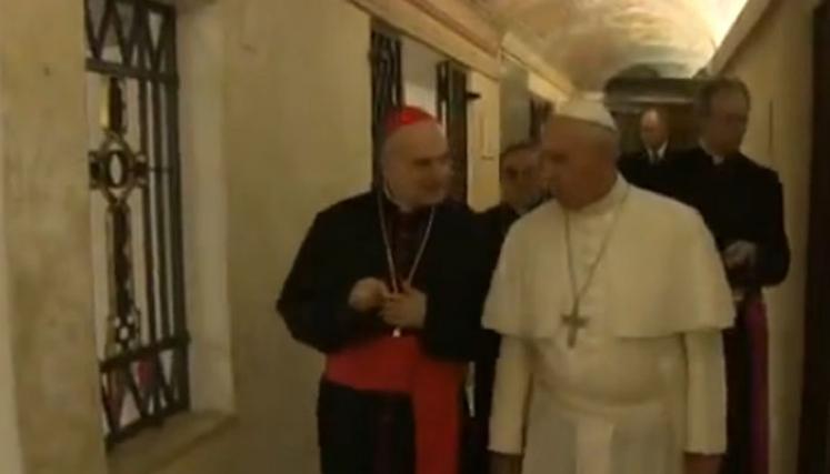 El Papa en su recorrida por las tumbas vaticanas. Foto: Captura de TV News.va Español