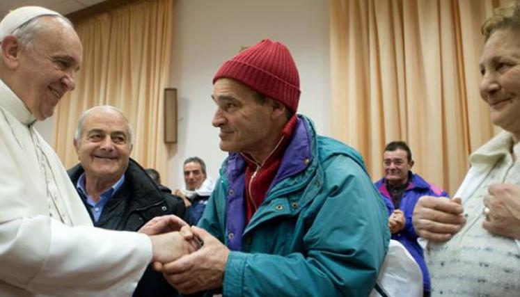 Monseñor Konrad Krajewsky, el limosnero del Papa, dio la homilía en la Basílica romana de Santa María in Trastevere. Foto: News.va Español