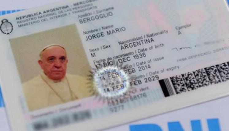 El Papa tramitó su nuevo Pasaporte y DNI. Foto: Web del Ministerio del Interior y Transporte.