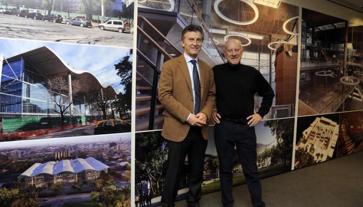 El jefe de Gobierno porteño, Mauricio Macri, se reunió en Londres con el prestigioso arquitecto Norman Foster, cuyo estudio diseñó el edificio que albergará al Gobierno de la Ciudad en 2015.  Fotos: GCBA