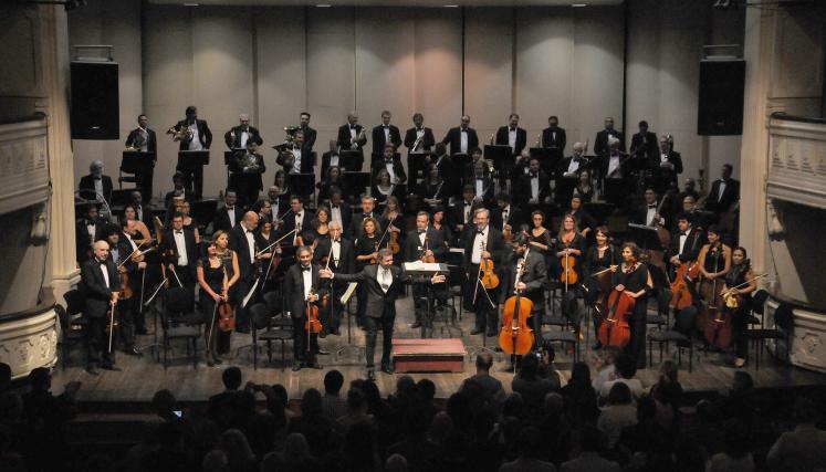 Orquesta Filarmónica de Mendoza. Foto del Teatro Colón. 