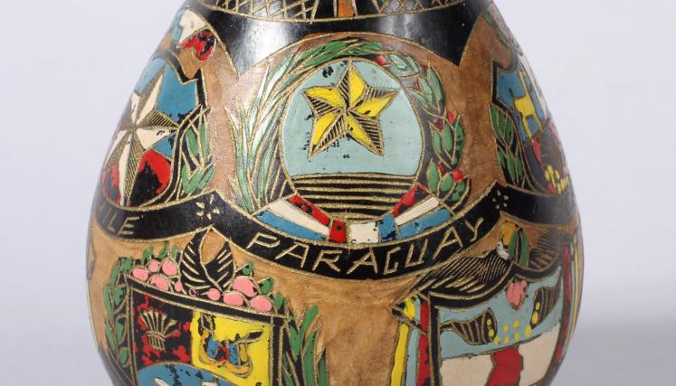 MATE Calabaza con virola de oro, labrado y policromado con escudo de los países de América del Sur