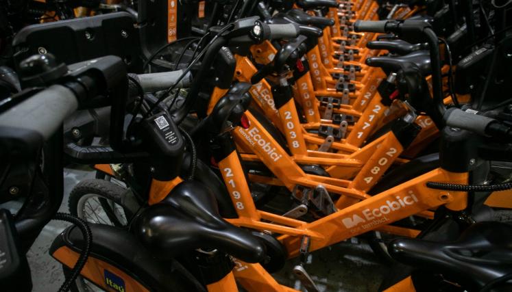 Ecobici: cómo arreglan y acondicionan las bicicletas en el taller de la Ciudad