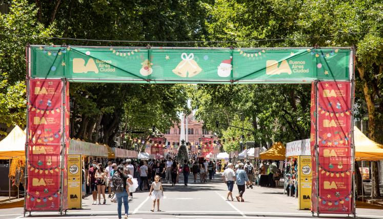 Con la Feria Navideña de la Avenida de Mayo arranca una semana de festejos e intervenciones en las calles de la Ciudad