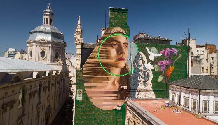 Detalle del mural  La memoria y las mujeres  realizado en 2021 por la artista Mariela Ajras en la terraza Altos de la Estrella para Buenos Aires Museo.