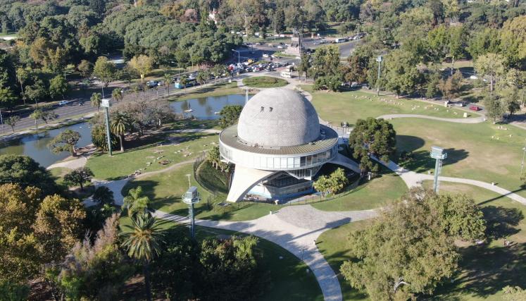 La Ciudad renovó las luces de la cúpula del Planetario