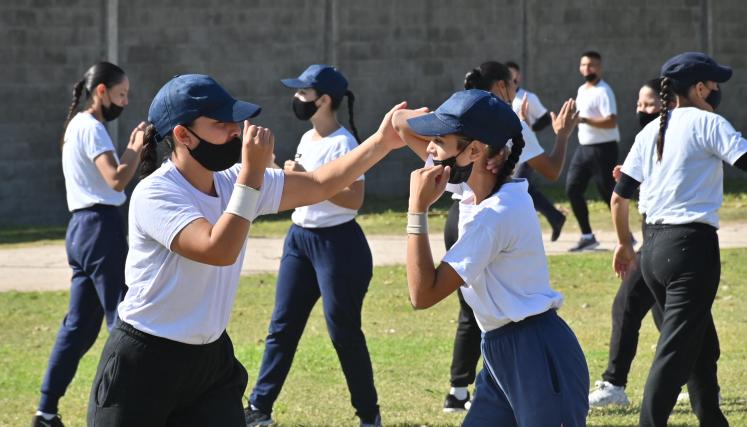 cómo se entrenan los cadetes de la Policía de la CiudadV