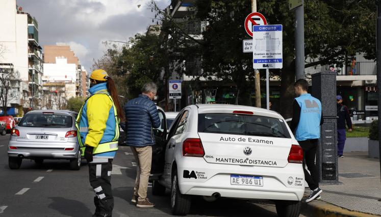 Nuevas licencias de conducir en la Ciudad: el examen práctico será en la calle y habrá evaluaciones más exigentes